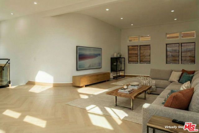 147 Napoleon Street, Playa Del Rey (los Angeles), CA 90293