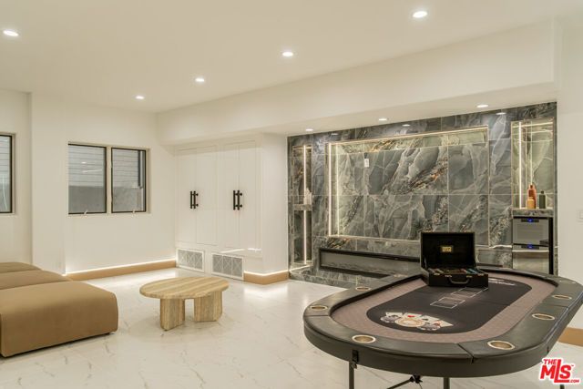 147 Napoleon Street, Playa Del Rey (los Angeles), CA 90293