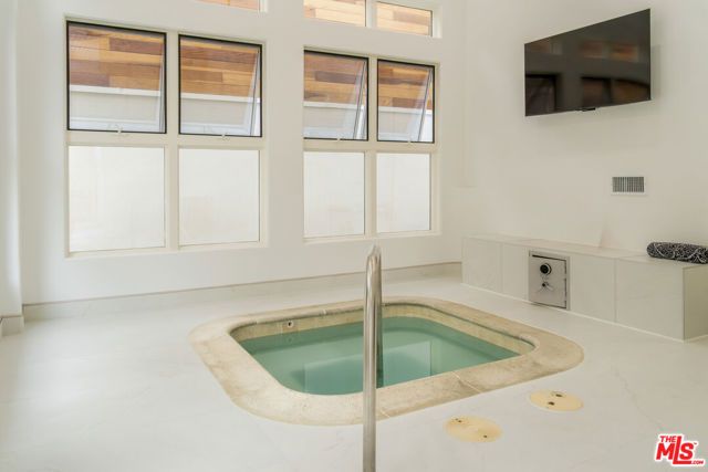 147 Napoleon Street, Playa Del Rey (los Angeles), CA 90293