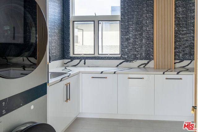 147 Napoleon Street, Playa Del Rey (los Angeles), CA 90293