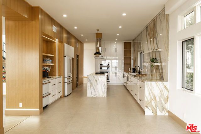 147 Napoleon Street, Playa Del Rey (los Angeles), CA 90293