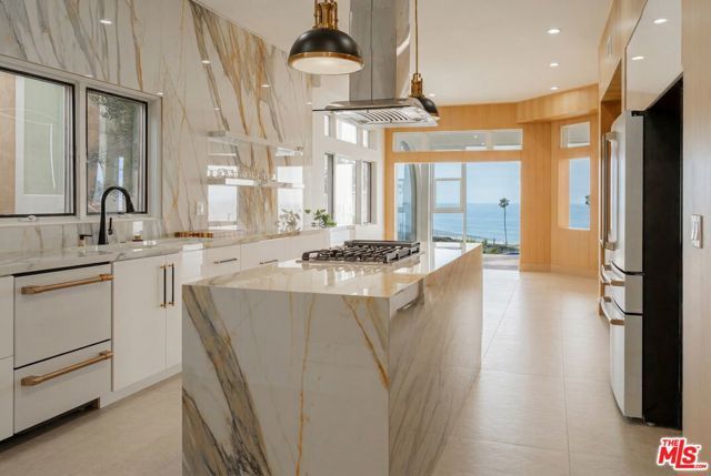 147 Napoleon Street, Playa Del Rey (los Angeles), CA 90293