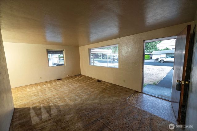 146 Yellowstone Street, Walla Walla, WA 99362