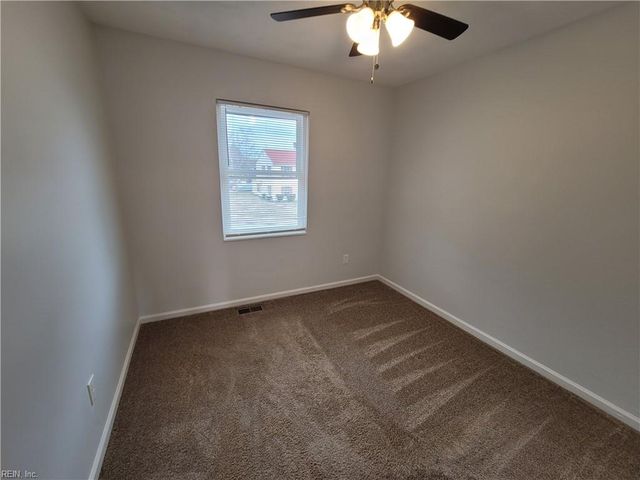 6002 Edgelake DR, Virginia Beach, VA 23464