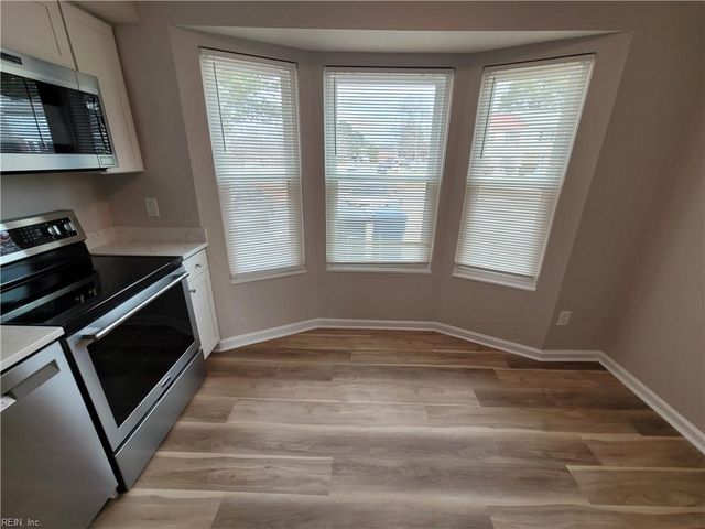 6002 Edgelake DR, Virginia Beach, VA 23464