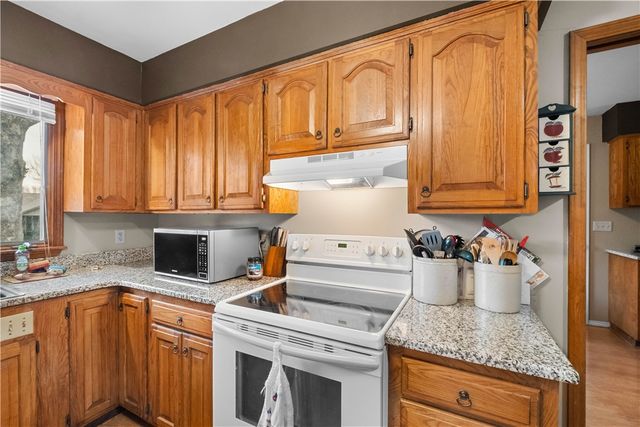 8503 Par Lane, Rogers, AR 72756