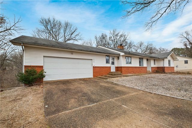 8503 Par Lane, Rogers, AR 72756