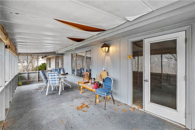 8503 Par Lane, Rogers, AR 72756