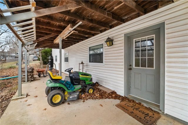 8503 Par Lane, Rogers, AR 72756