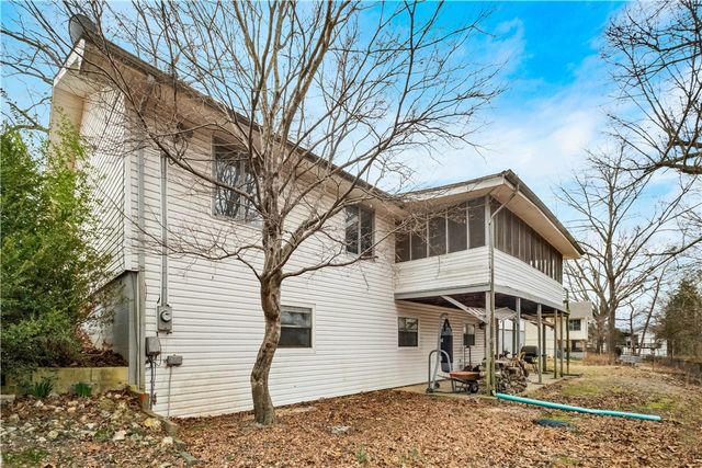 8503 Par Lane, Rogers, AR 72756