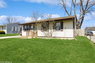 4 E Streamwood Boulevard, Streamwood, IL 60107