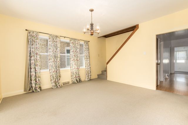 4910 W Newport Avenue, Chicago, IL 60641