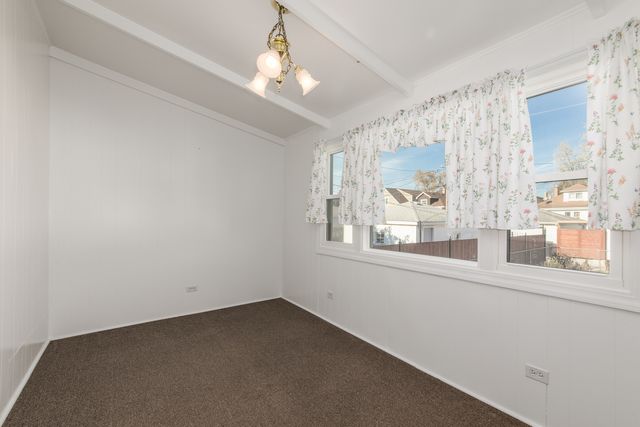 4910 W Newport Avenue, Chicago, IL 60641