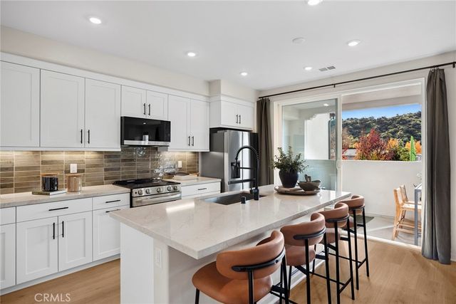 727 E. Route 66, Glendora, CA 91740