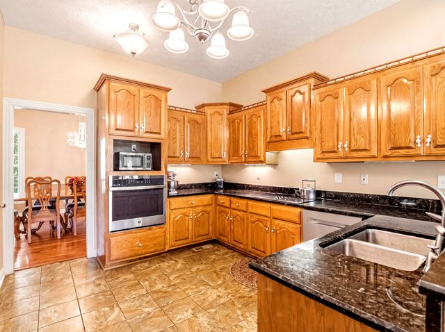 904 Weeping Willow Rd, Hendersonville, TN 37075