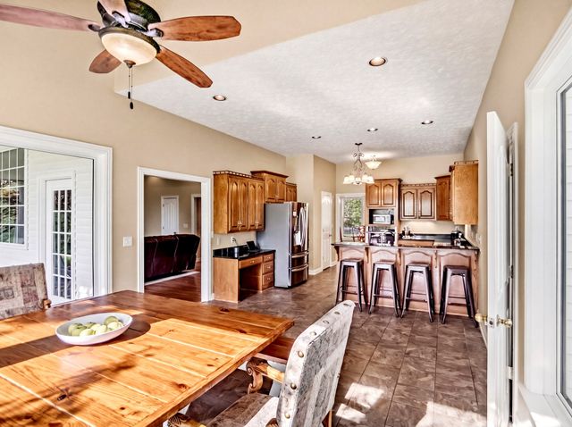 904 Weeping Willow Rd, Hendersonville, TN 37075