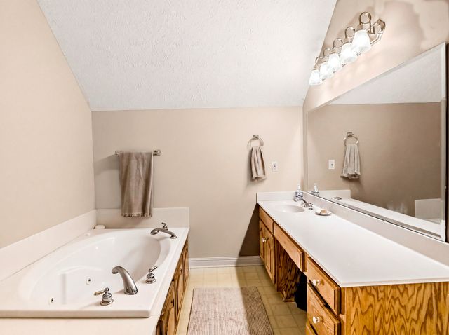 904 Weeping Willow Rd, Hendersonville, TN 37075