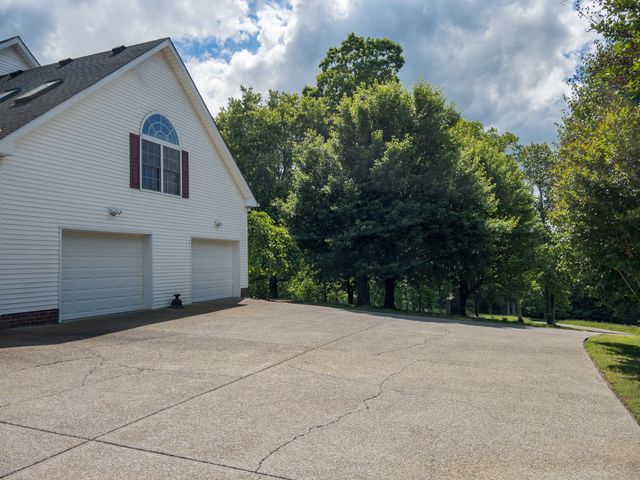 904 Weeping Willow Rd, Hendersonville, TN 37075