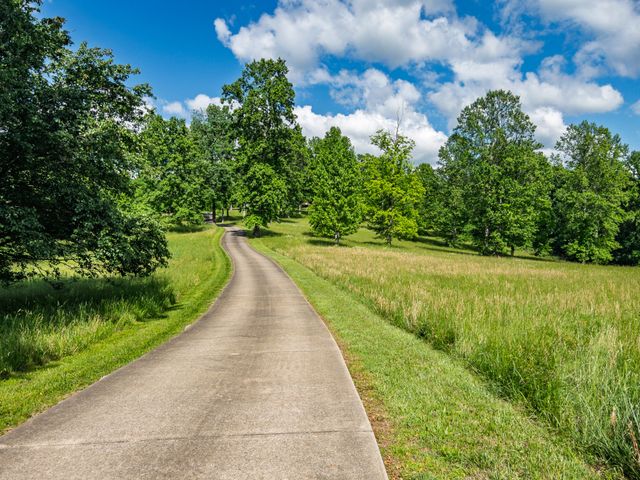 904 Weeping Willow Rd, Hendersonville, TN 37075