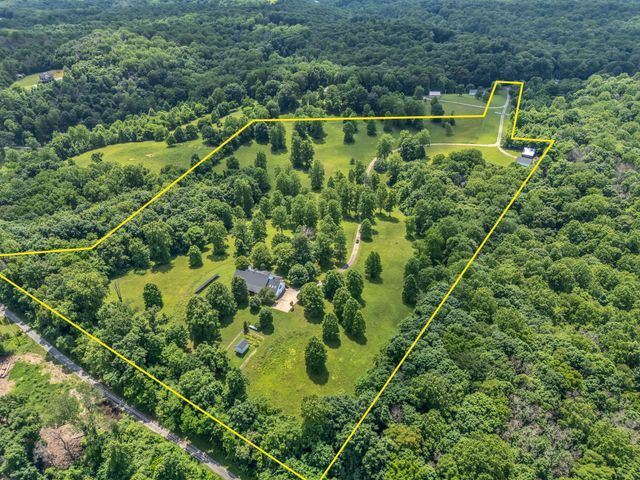 904 Weeping Willow Rd, Hendersonville, TN 37075