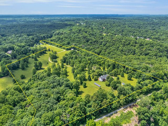 904 Weeping Willow Rd, Hendersonville, TN 37075