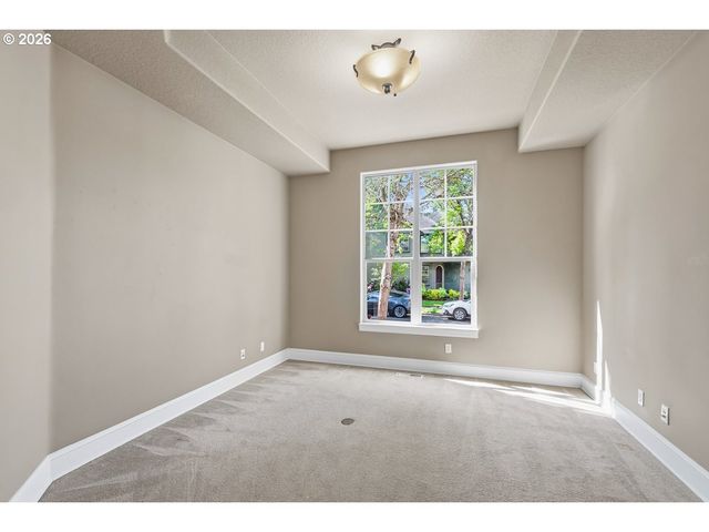 13493 Sw SHAKESPEARE St, Portland, OR 97224