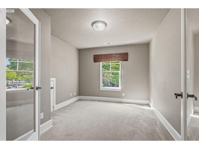 13493 Sw SHAKESPEARE St, Portland, OR 97224