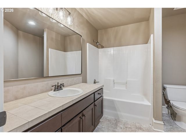 13493 Sw SHAKESPEARE St, Portland, OR 97224