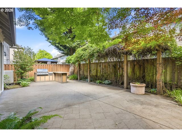 13493 Sw SHAKESPEARE St, Portland, OR 97224