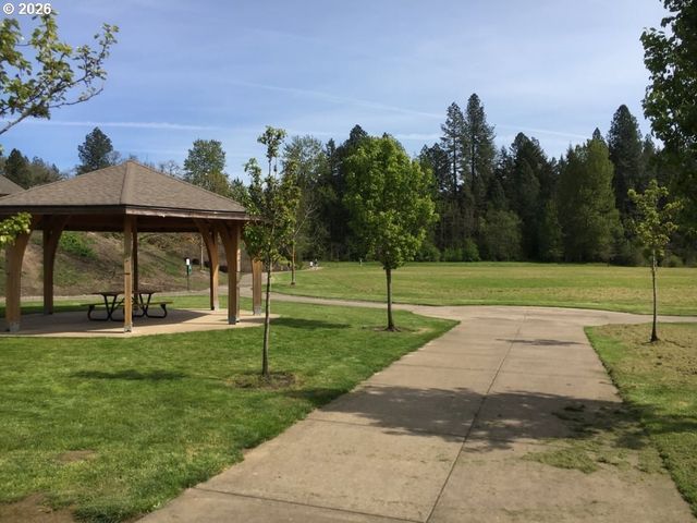 13493 Sw SHAKESPEARE St, Portland, OR 97224