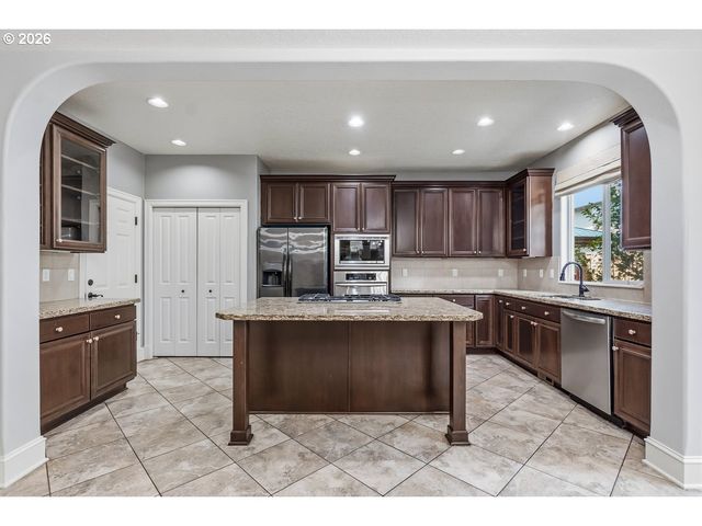 13493 Sw SHAKESPEARE St, Portland, OR 97224