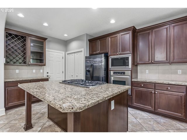 13493 Sw SHAKESPEARE St, Portland, OR 97224