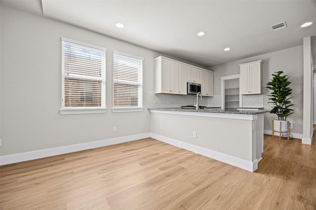1516 William Bee DR, Leander, TX 78641