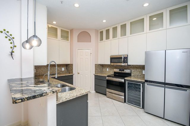 2710 Grants Lake Boulevard K4, Sugar Land, TX 77479