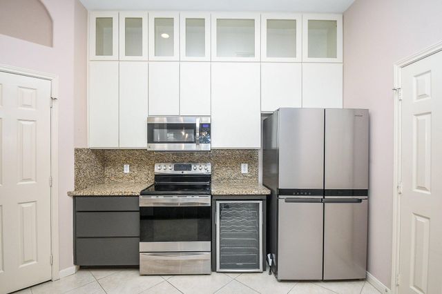 2710 Grants Lake Boulevard K4, Sugar Land, TX 77479