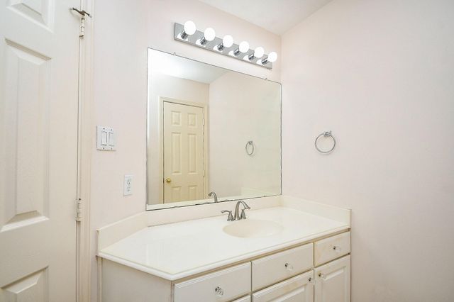2710 Grants Lake Boulevard K4, Sugar Land, TX 77479