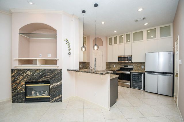 2710 Grants Lake Boulevard K4, Sugar Land, TX 77479