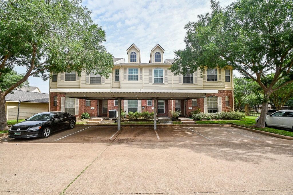 2710 Grants Lake Boulevard K4, Sugar Land, TX 77479