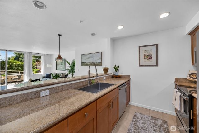 611 Highland Drive #402, Seattle, WA 98109