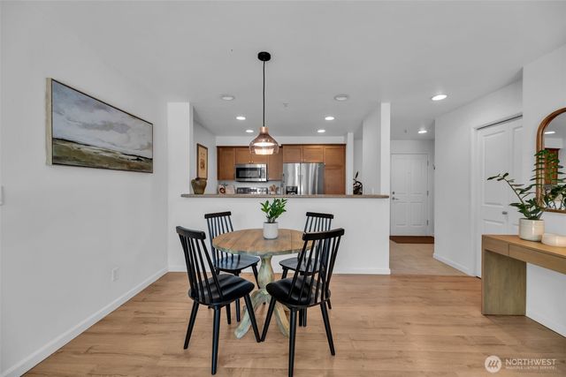611 Highland Drive #402, Seattle, WA 98109
