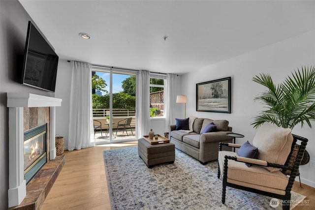 611 Highland Drive #402, Seattle, WA 98109