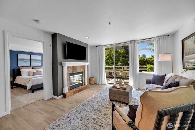 611 Highland Drive #402, Seattle, WA 98109