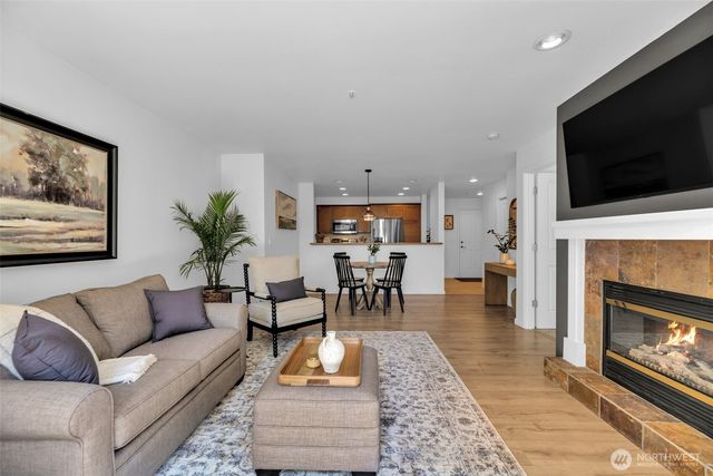 611 Highland Drive #402, Seattle, WA 98109