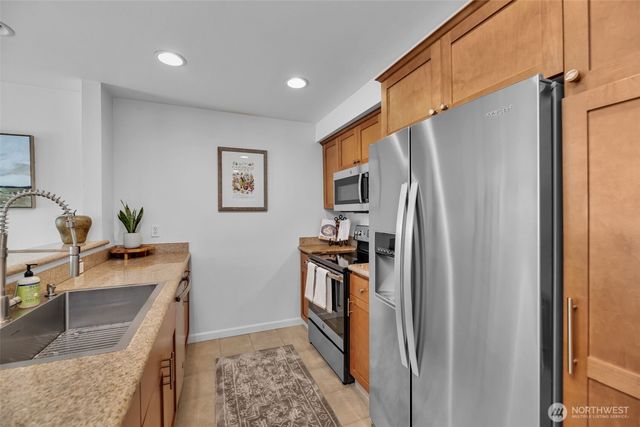 611 Highland Drive #402, Seattle, WA 98109
