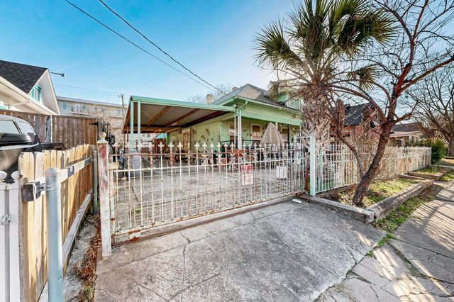 512 W 7th Street, Dallas, TX 75208