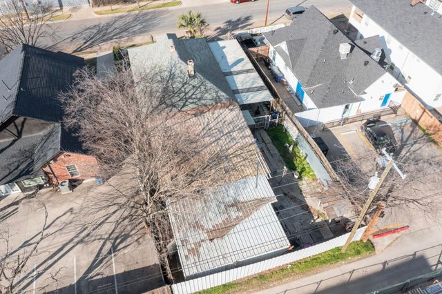 512 W 7th Street, Dallas, TX 75208