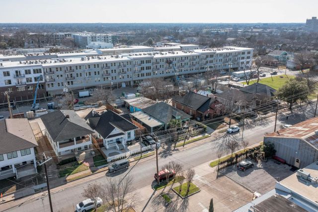 512 W 7th Street, Dallas, TX 75208