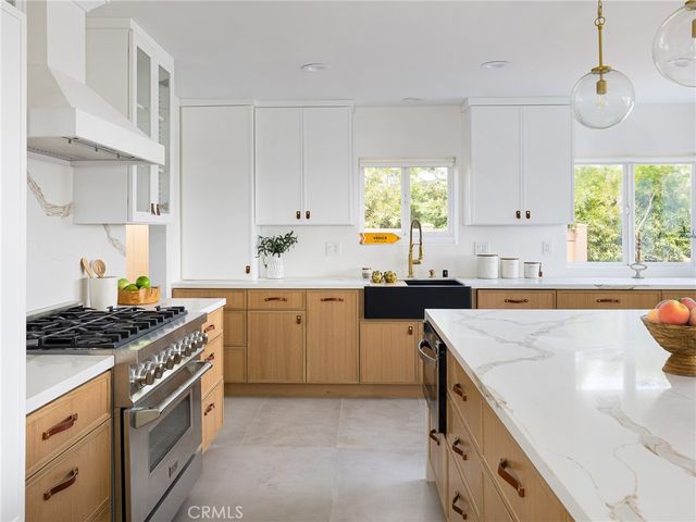 320 Calle Mayor, Redondo Beach, CA 90277