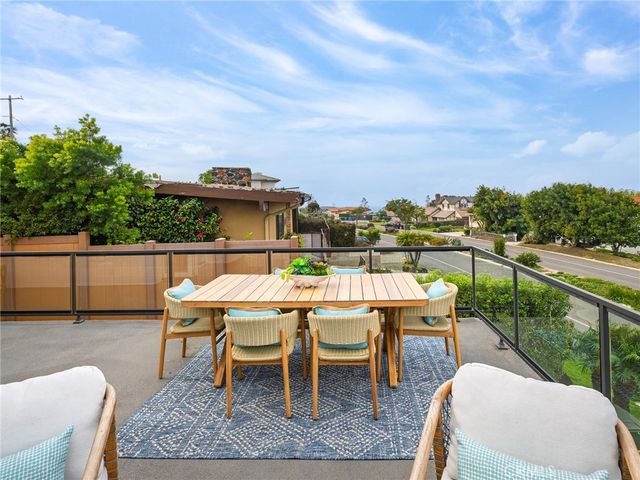 320 Calle Mayor, Redondo Beach, CA 90277