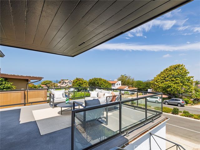 320 Calle Mayor, Redondo Beach, CA 90277